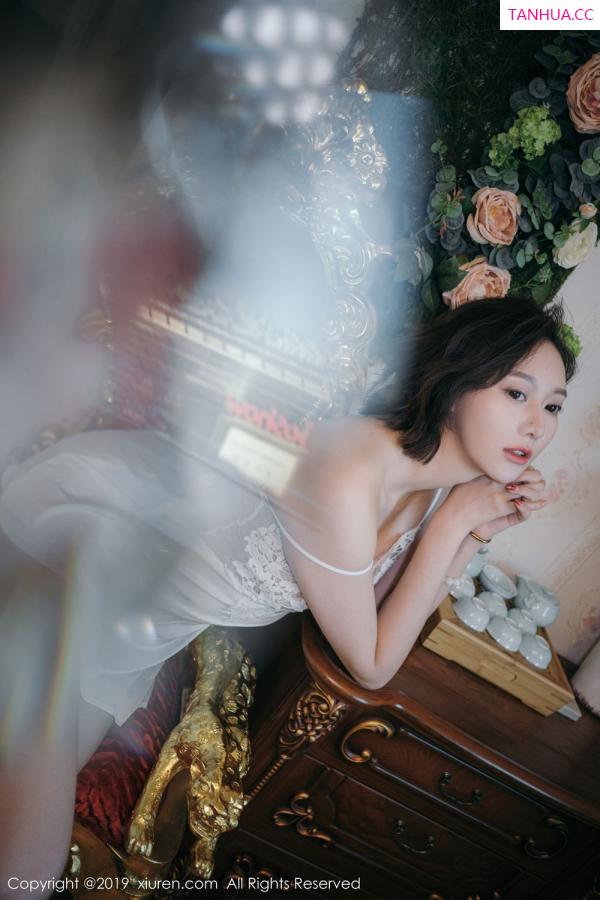 付艺轩 艺轩Renee [XIUREN]高清写真图 2019.12.30 艺轩第4张图片